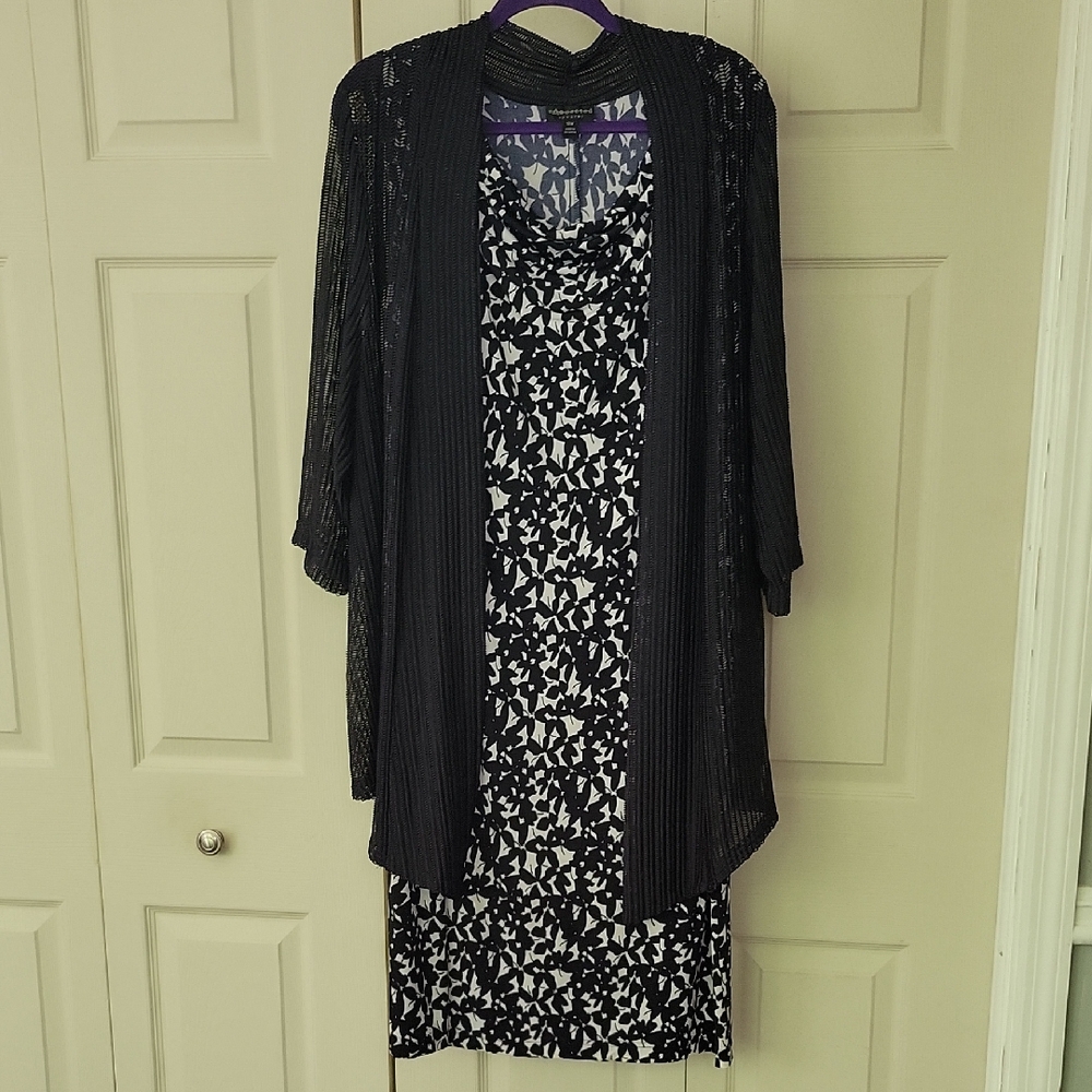 Connected Apparel Black and White Sleeveles Patterned Dress with Attached Jacket